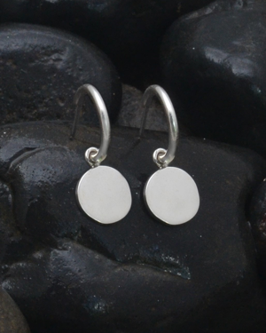 Santousha White Fluff Earrings – KAMA Yogic Shop